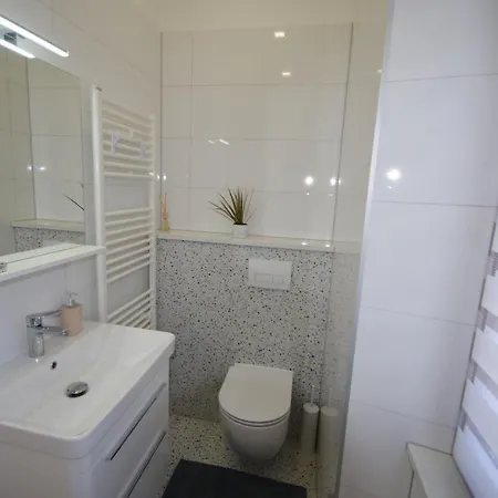 Apartment Bright & Modern 2-bedroom Flat In Pula