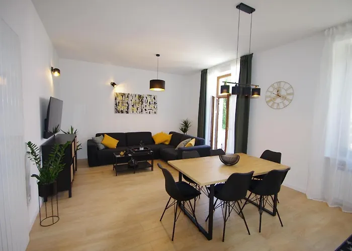 Bright&modern 2-bedroom Flat In Apartment Pula