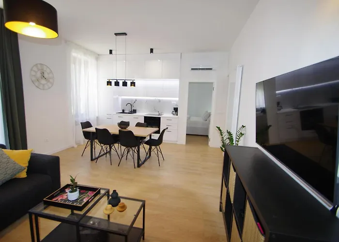 Apartment Bright&modern 2-bedroom Flat In *