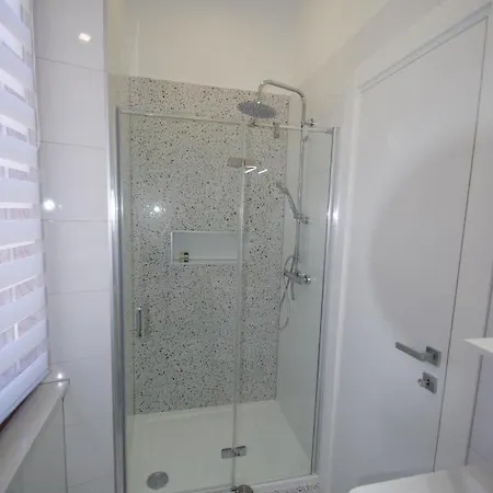 Apartament Bright & Modern 2-bedroom Flat In