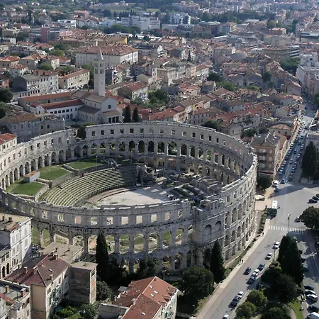 Apartament Bright & Modern 2-bedroom Flat In