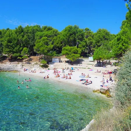 Bright & Modern 2-bedroom Flat In Apartament Pula