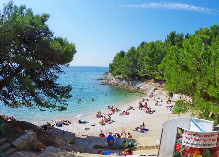 Bright & Modern 2-bedroom Flat In