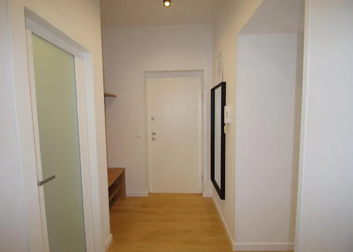 Bright & Modern 2-bedroom Flat In 아파트 풀라