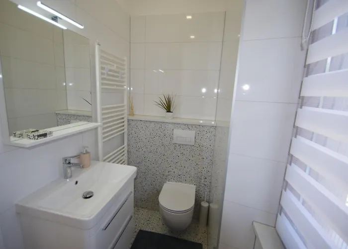 아파트 Bright & Modern 2-bedroom Flat In 풀라